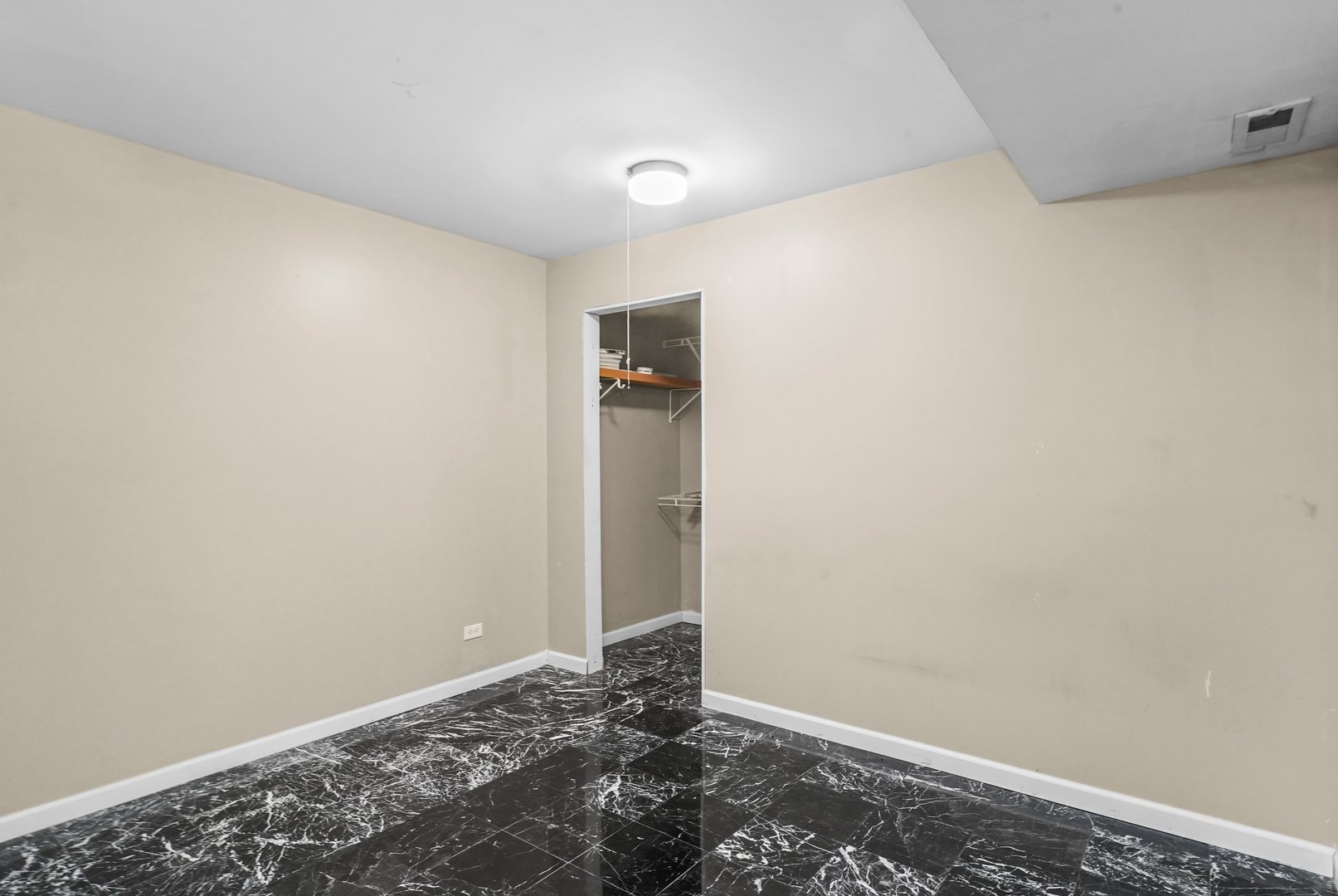 1514 Spring Oaks Drive Joliet, IL 60431 - Photo 20 of 35 a view of room