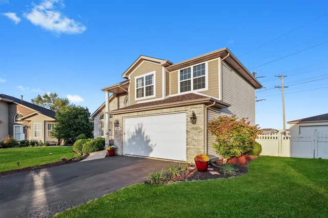 $440,000 | 1514 Spring Oaks Drive, Joliet, IL 60431