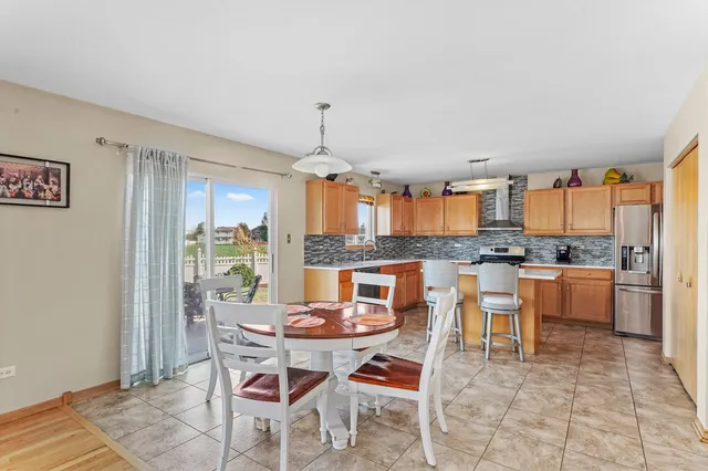 $440,000 | 1514 Spring Oaks Drive, Joliet, IL 60431