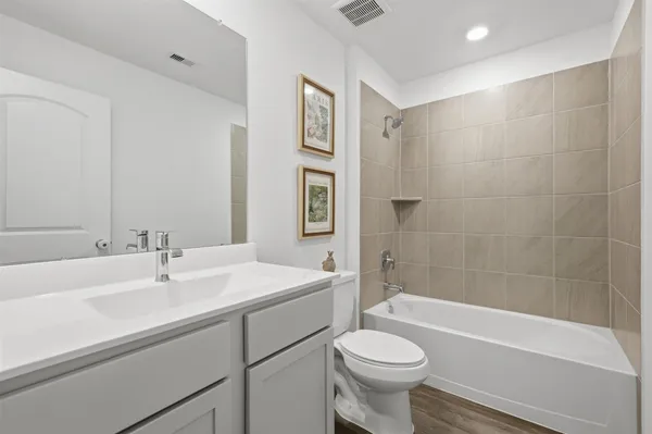 $299,999 | 17719 Winfall Drive, Crosby, TX 77532