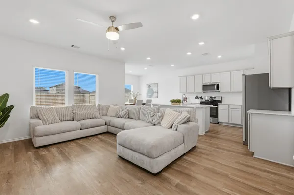 $299,999 | 17719 Winfall Drive, Crosby, TX 77532