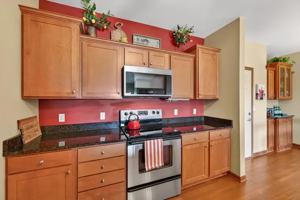 $279,900 | 230 Hilldale Drive, Unit 1304, Hartford, WI 53027