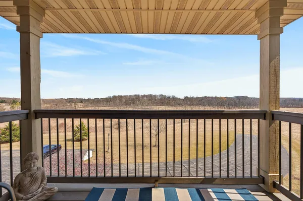 $279,900 | 230 Hilldale Drive, Unit 1304, Hartford, WI 53027