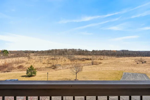 $279,900 | 230 Hilldale Drive, Unit 1304, Hartford, WI 53027