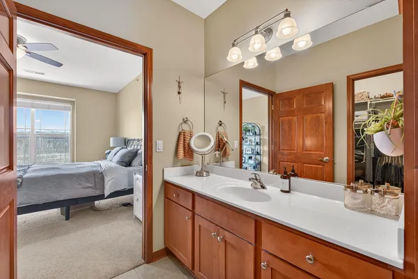 $279,900 | 230 Hilldale Drive, Unit 1304, Hartford, WI 53027