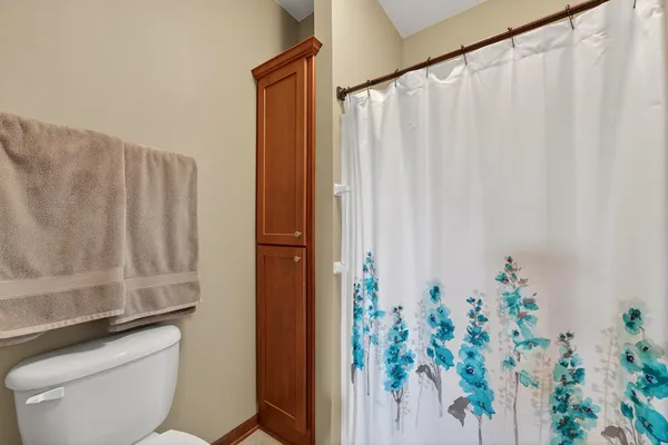 $279,900 | 230 Hilldale Drive, Unit 1304, Hartford, WI 53027