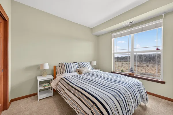 $279,900 | 230 Hilldale Drive, Unit 1304, Hartford, WI 53027