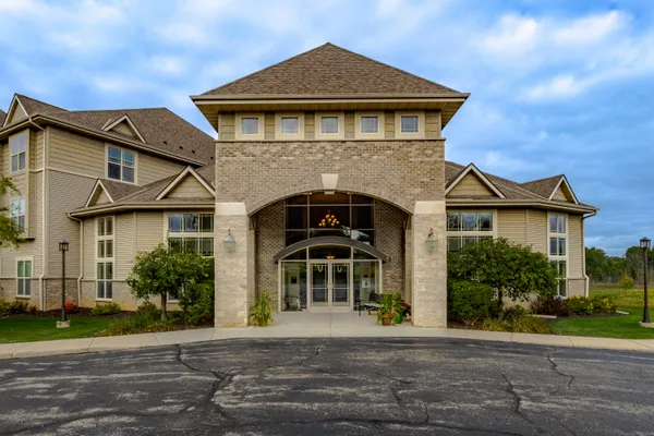 $279,900 | 230 Hilldale Drive, Unit 1304, Hartford, WI 53027