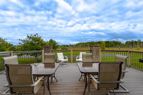 $279,900 | 230 Hilldale Drive, Unit 1304, Hartford, WI 53027