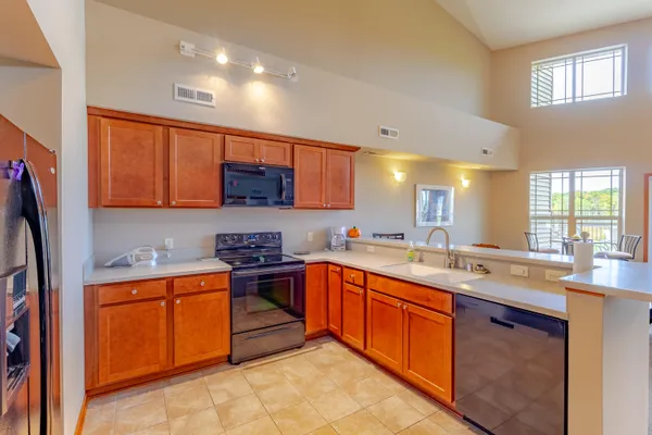 $279,900 | 230 Hilldale Drive, Unit 1304, Hartford, WI 53027