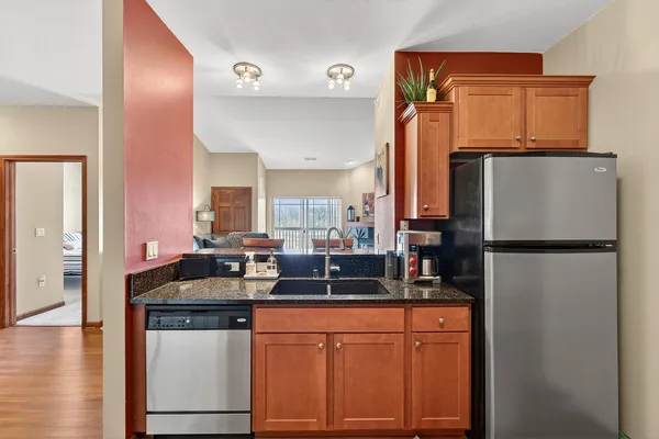 $279,900 | 230 Hilldale Drive, Unit 1304, Hartford, WI 53027