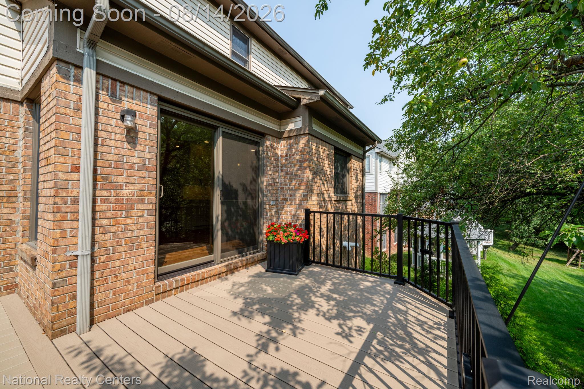3813 Kaeleaf Road Lake Orion, MI 48360 - Photo 47 of 65 Composite decking