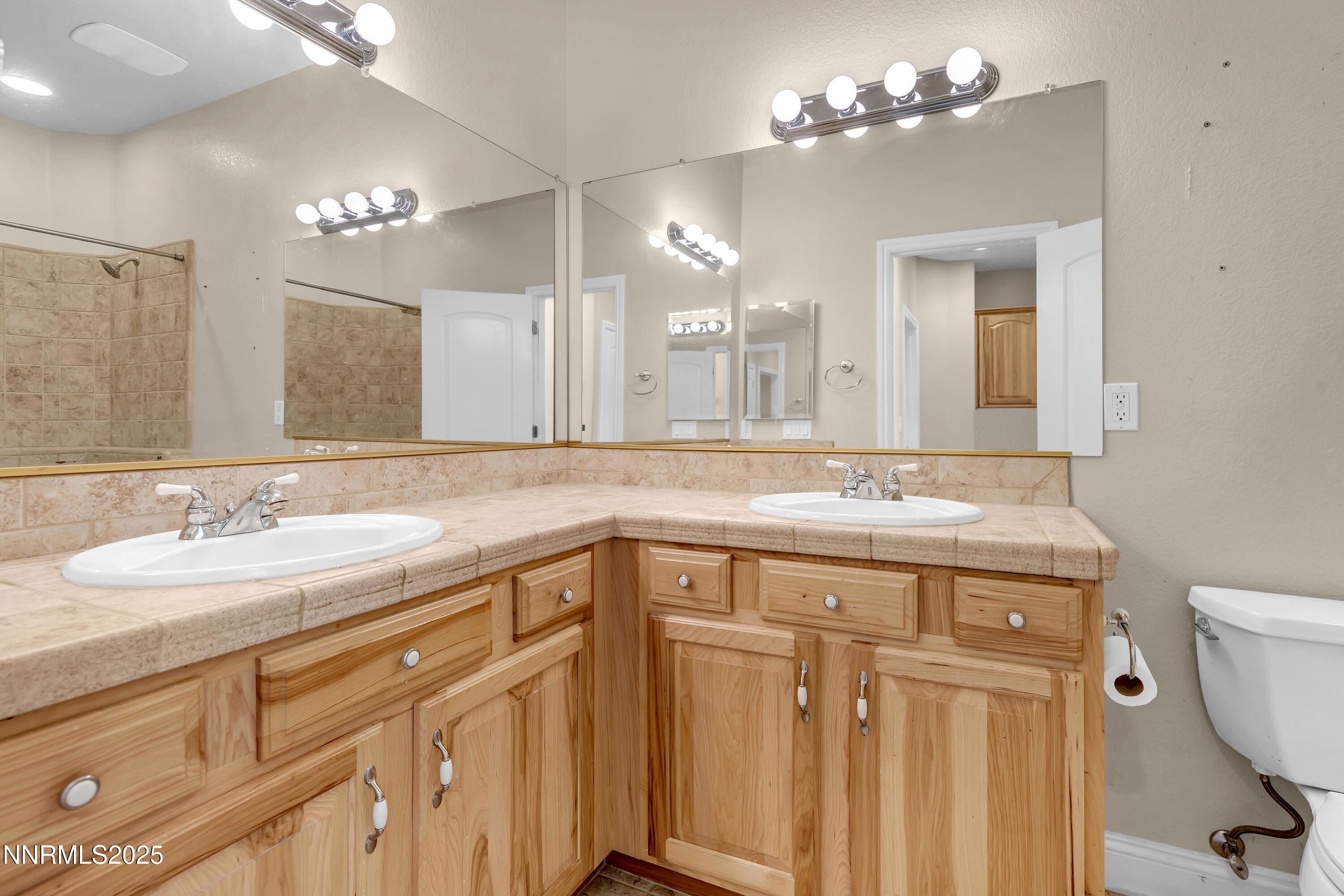 4220 West Hidden Valley Drive Reno, NV 89502 - Photo 18 of 27 WHiddenValley4220-031