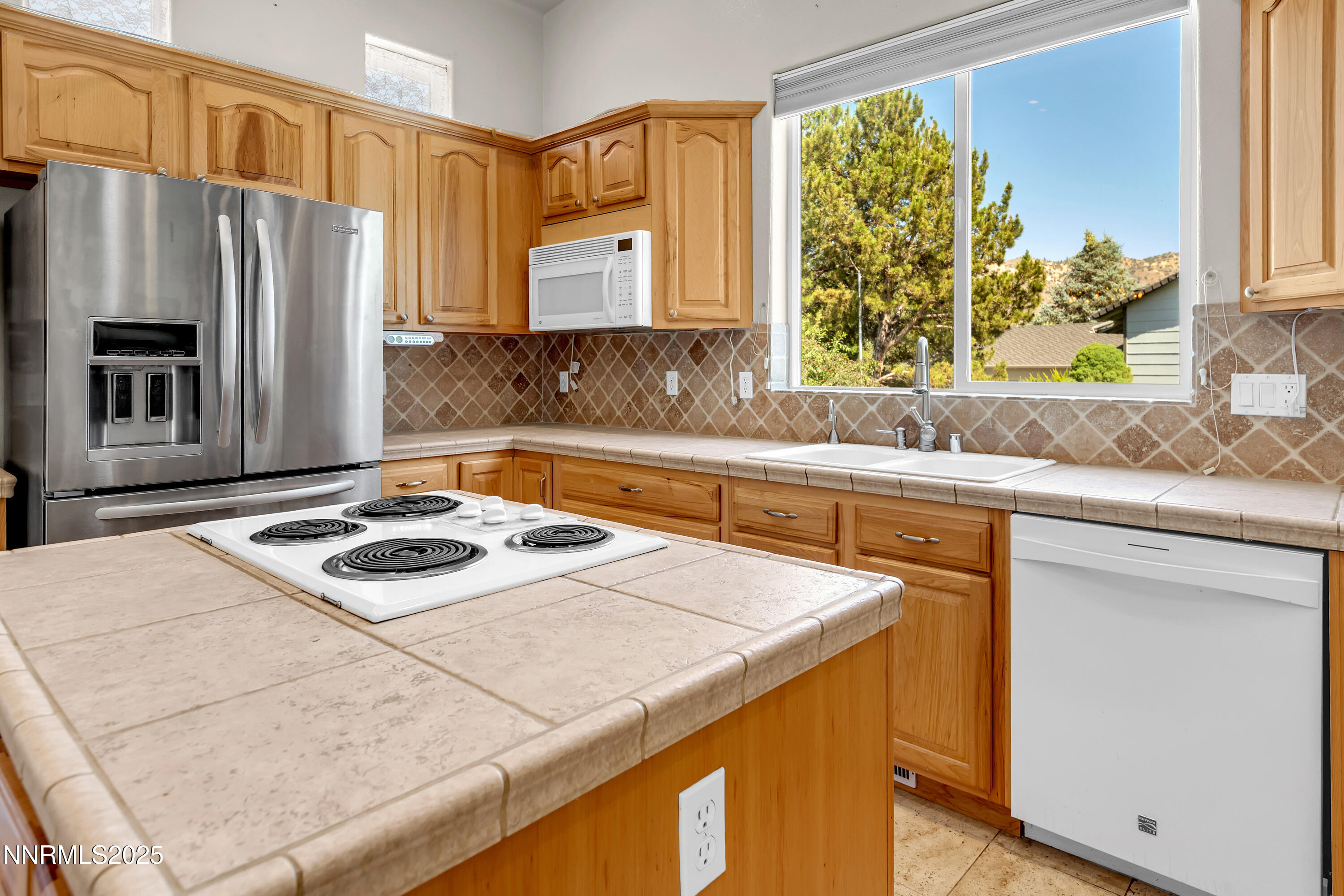 4220 West Hidden Valley Drive Reno, NV 89502 - Photo 8 of 27 WHiddenValley4220-015