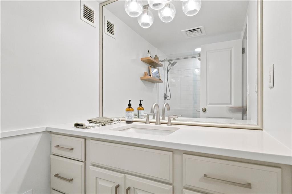 4545 Wornall Road, Unit 609 Kansas City, MO 64111 - Photo 25 of 34