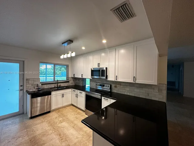 $2,050,000 | 9940 Southwest 62nd Street, Miami, FL 33173