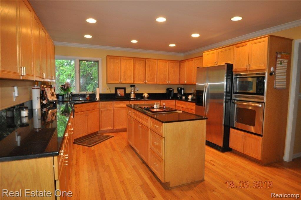 1396 Pebble Ridge Drive Rochester, MI 48307 - Photo 7 of 22 Granite