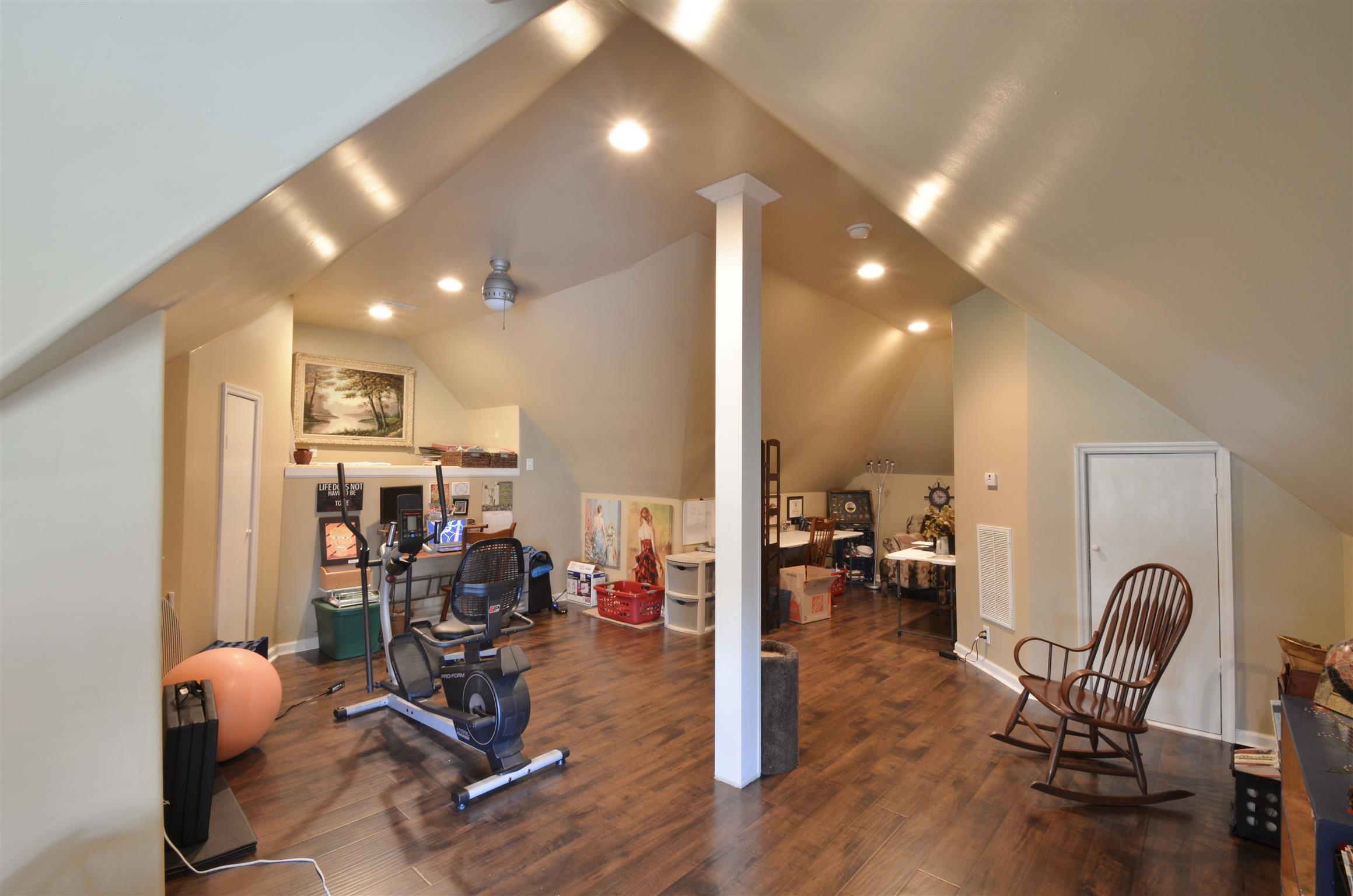 391 Vesta Road Lebanon, TN 37090 - Photo 20 of 24 a view of a room with gym equipment