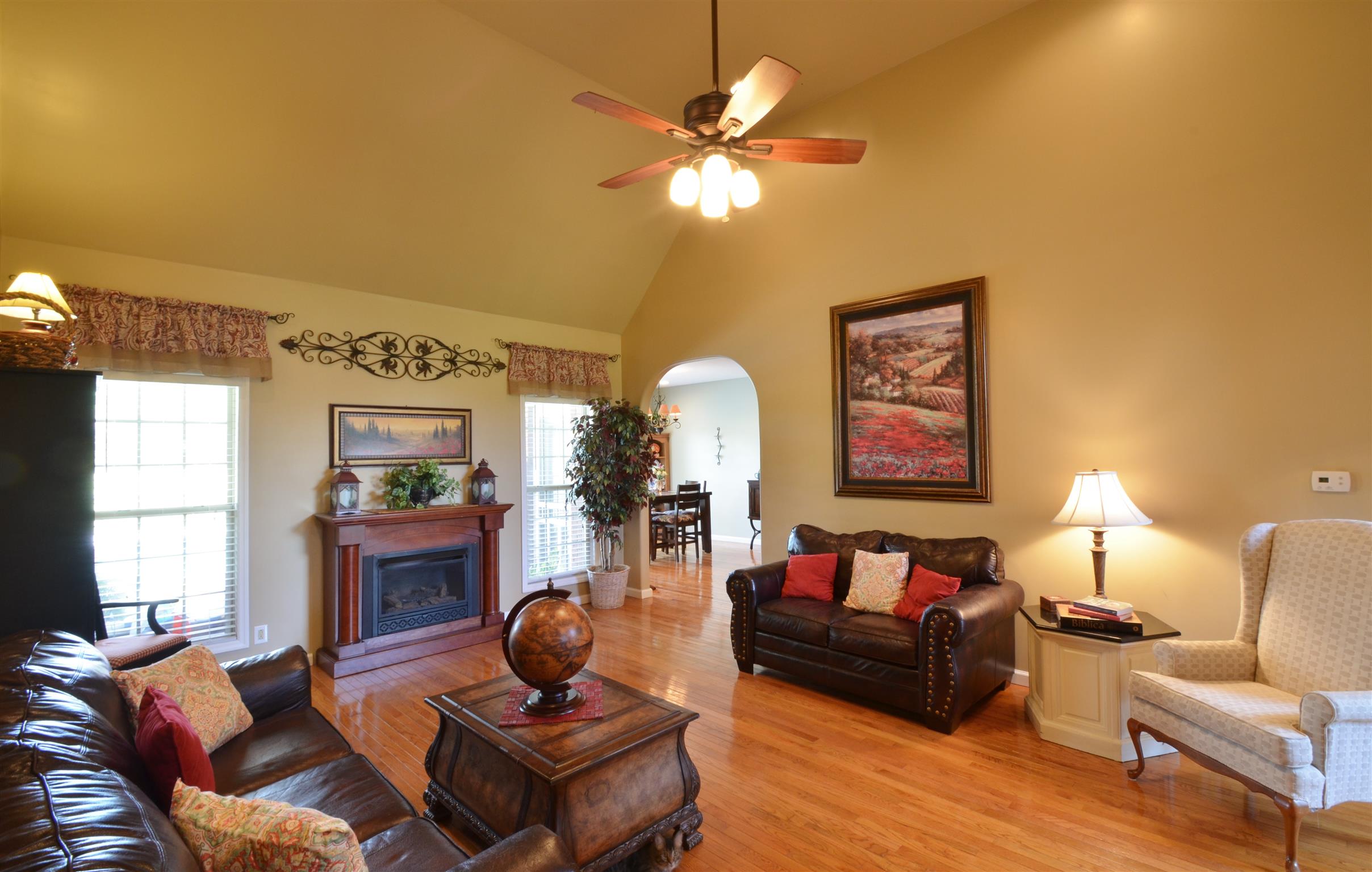 391 Vesta Road Lebanon, TN 37090 - Photo 3 of 24 a living room with furniture and a window