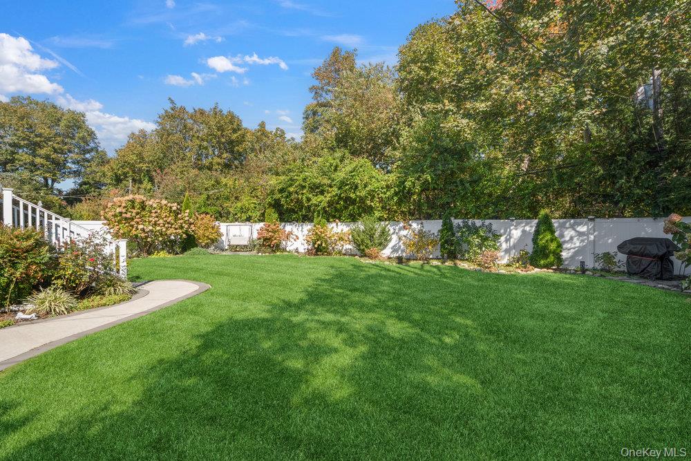 20 Vista Road Plainview, NY 11803 - Photo 33 of 37 a view of yard with green space