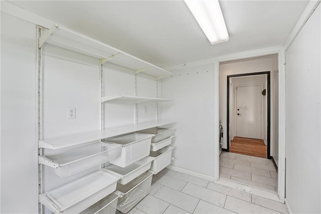 12724 Overbrook Road Leawood, KS 66209 - Photo 32 of 81 Gallery Image 32