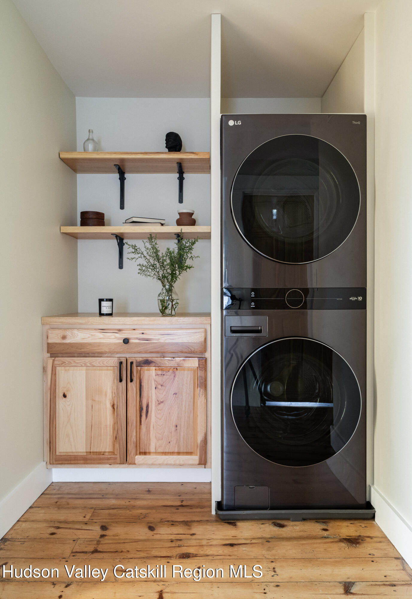 2859 Atlantic Avenue Hudson, NY 12534 - Photo 16 of 32 a view of washer and dryer in a utility room