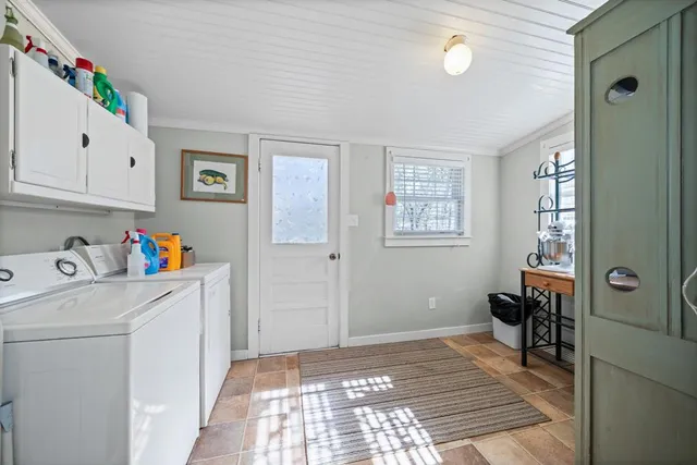 a view of utility room