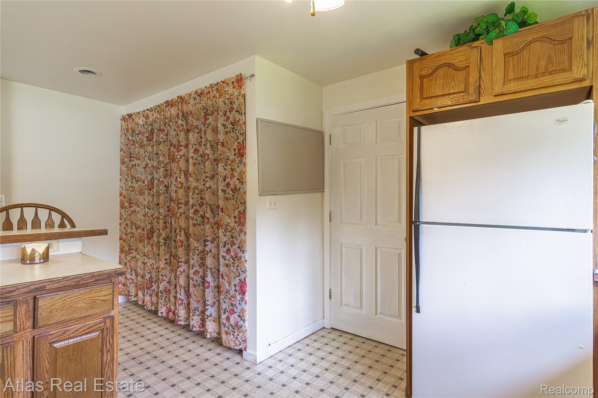 4333 Howe Road Grand Blanc, MI 48439 - Photo 30 of 42 Interiors (18 of 31).jpg