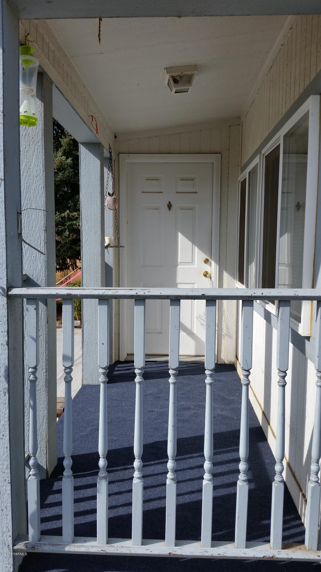 2211 Rosenkranz Road Tieton, WA 98947 - Photo 27 of 29 a view of balcony