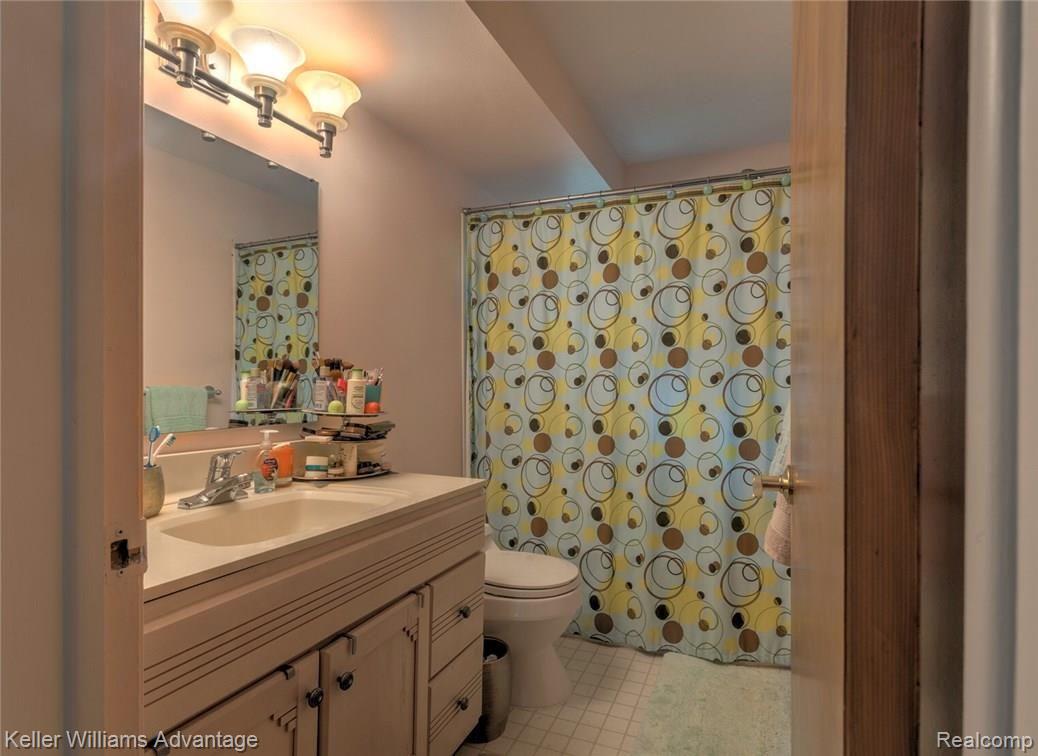 1480 North Pine Street Rochester, MI 48307 - Photo 15 of 29 image.JPG