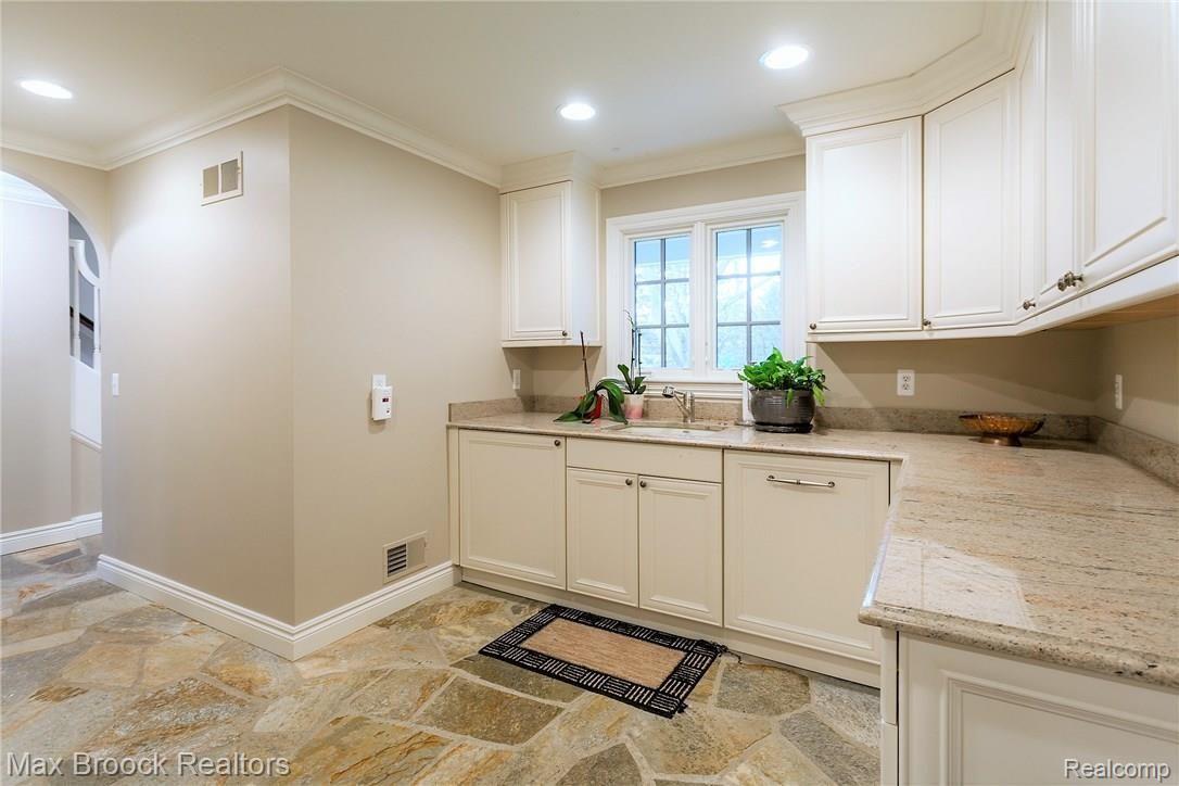 420 Dunston Road Bloomfield Hills, MI 48304 - Photo 10 of 25 Mud Room.jpg