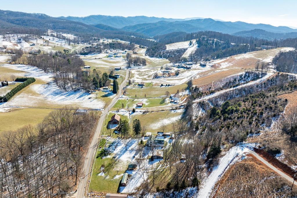 438 Toll Branch Road Johnson City, TN 37601 - Photo 22 of 114 438 Toll Branch Rd (10 of 114)