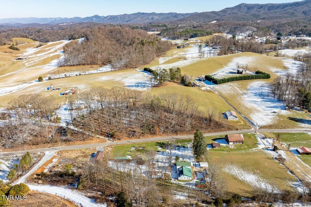 438 Toll Branch Road Johnson City, TN 37601 - Photo 24 of 114 438 Toll Branch Rd (12 of 114)