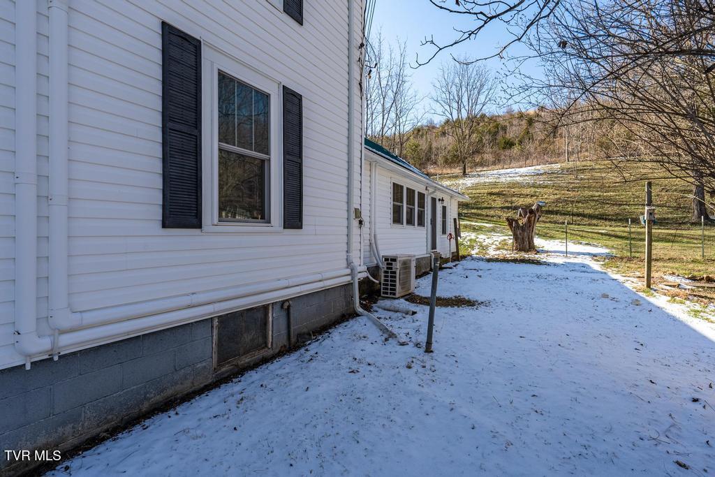 438 Toll Branch Road Johnson City, TN 37601 - Photo 66 of 114 438 Toll Branch Rd (56 of 114)