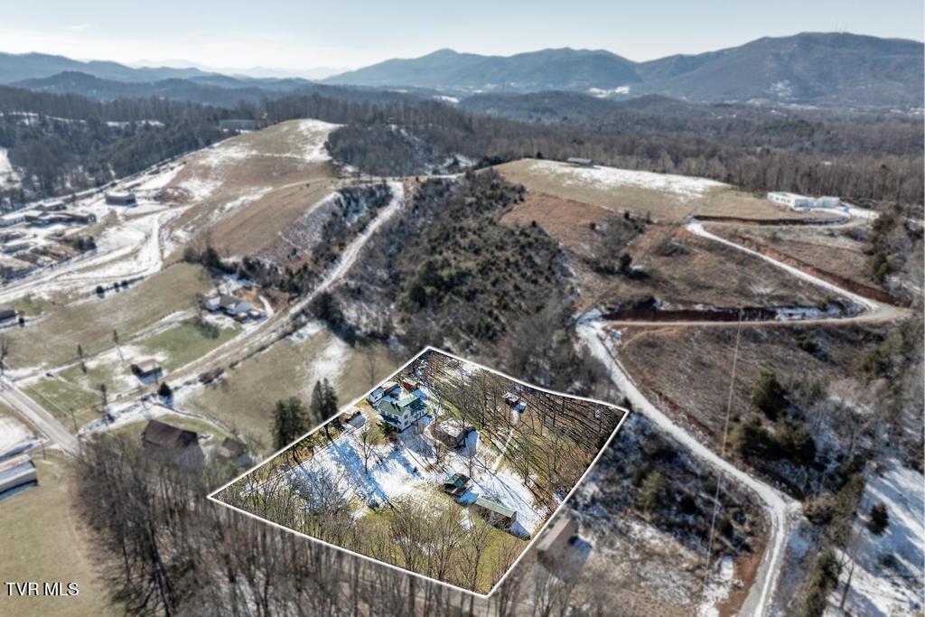 438 Toll Branch Road Johnson City, TN 37601 - Photo 7 of 114 438 Toll Branch Rd (3 of 114)