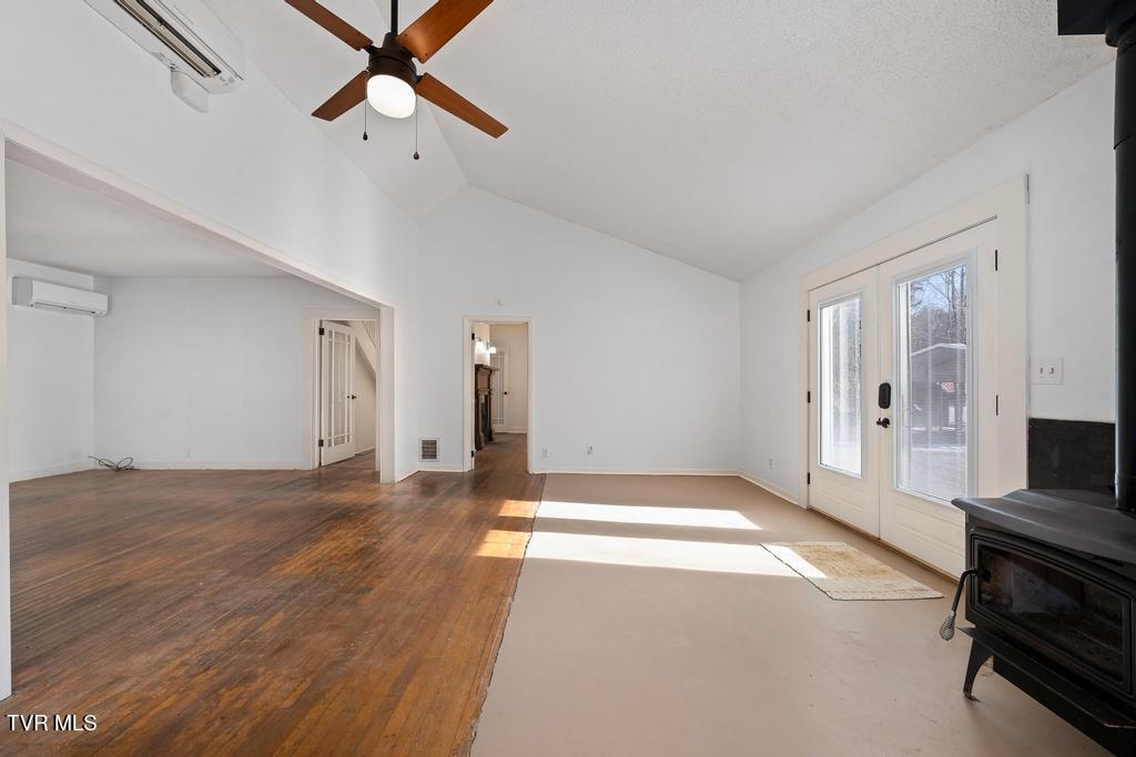 438 Toll Branch Road Johnson City, TN 37601 - Photo 9 of 114 438 Toll Branch Rd (92 of 114)