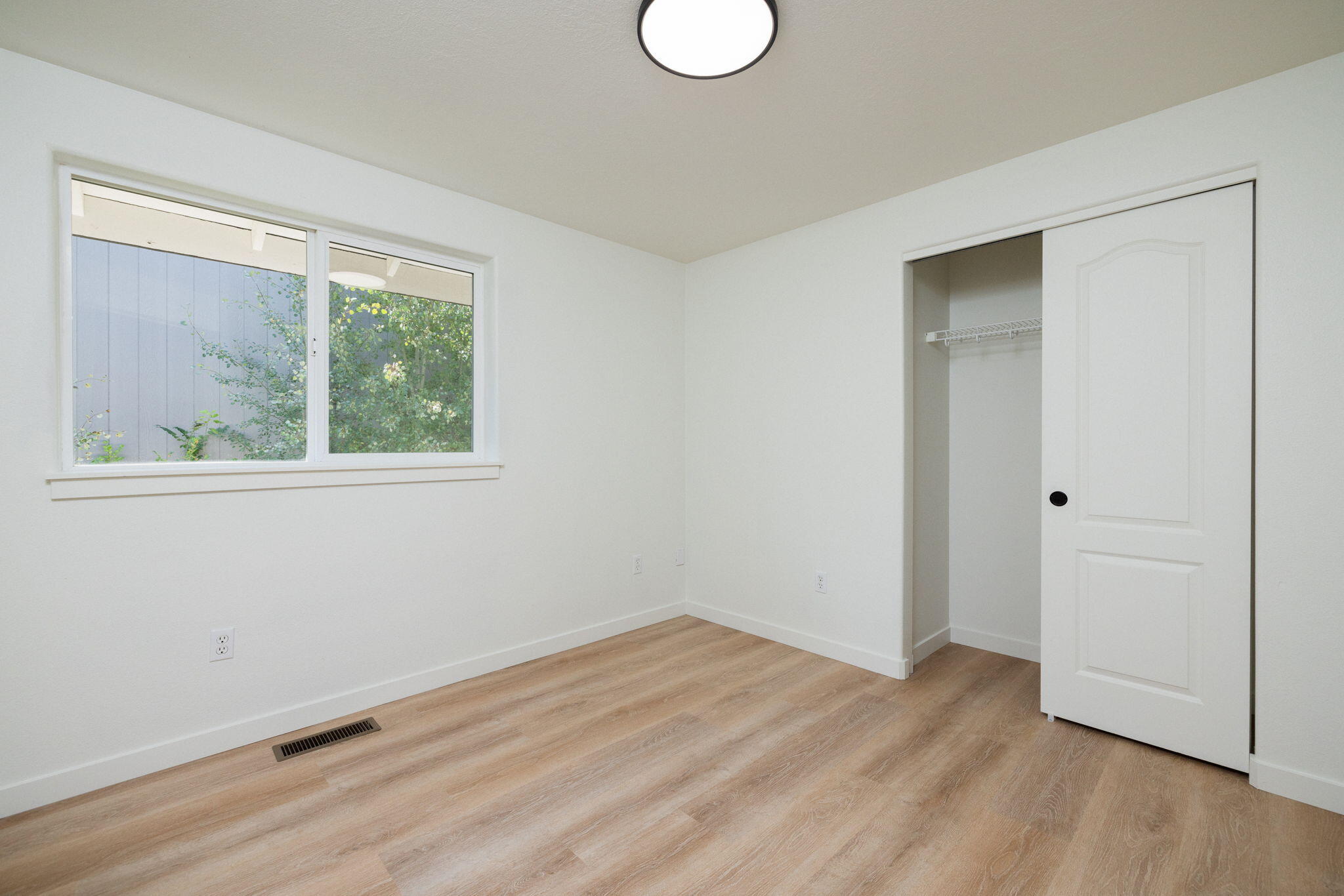 785 Northeast Tierra Road Bend, OR 97701 - Photo 4 of 21 785 NE Tiera Dr (5 of 22)