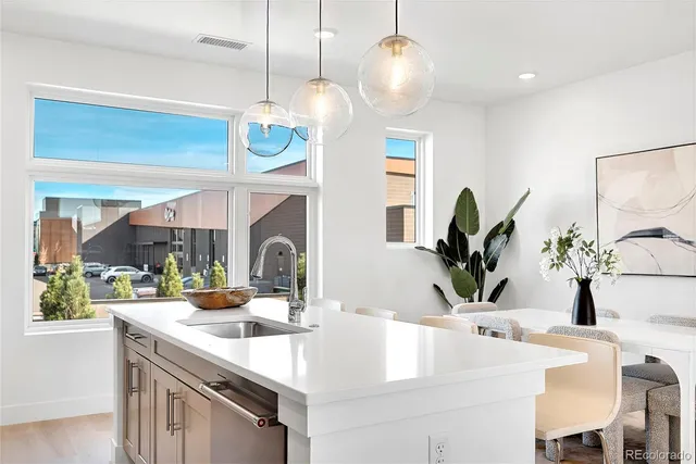 $789,000 | 18 Oneida Court, Denver, CO 80230