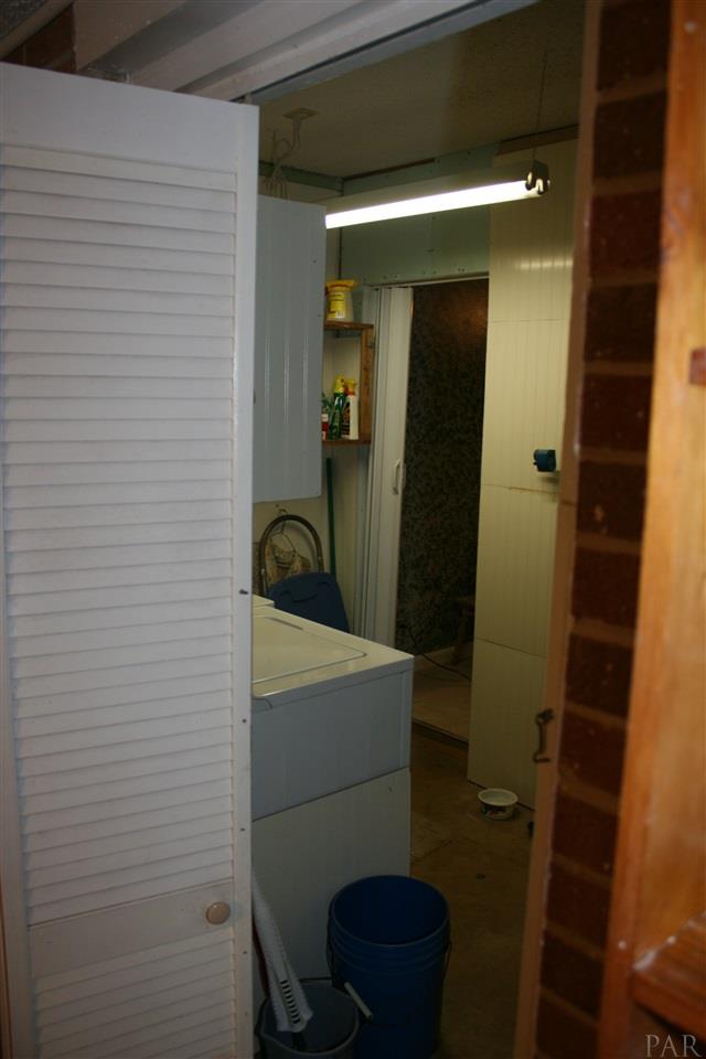 5251 Spring Street Pace, FL 32571 - Photo 16 of 42 Gallery Image 16