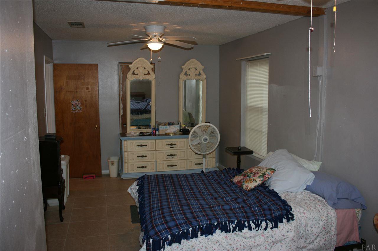 5251 Spring Street Pace, FL 32571 - Photo 27 of 42 Gallery Image 27