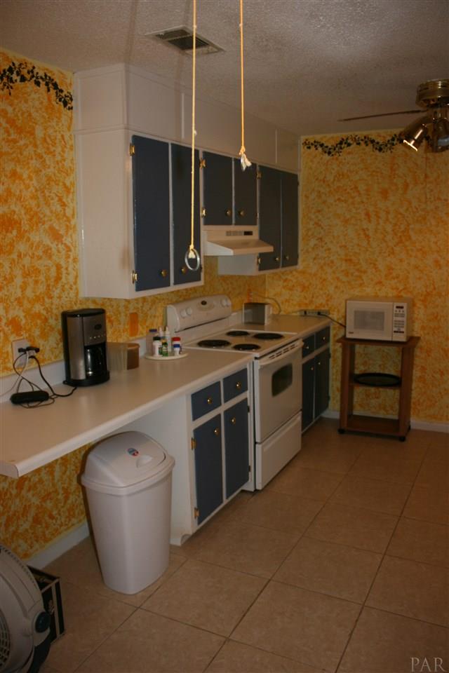 5251 Spring Street Pace, FL 32571 - Photo 8 of 42 Gallery Image 8