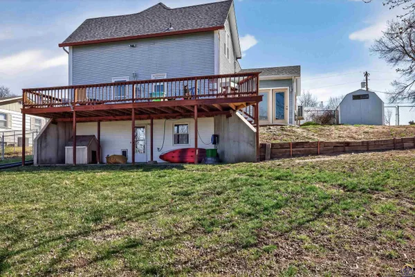 $354,500 | 909 Washington Avenue, Holton, KS 66436