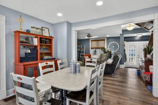 $354,500 | 909 Washington Avenue, Holton, KS 66436