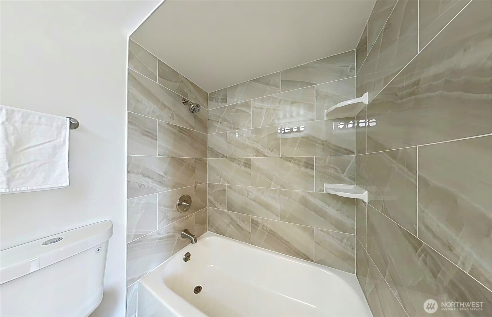 16631 116th Place Southeast Renton, WA 98058 - Photo 17 of 28 Gallery Image 17
