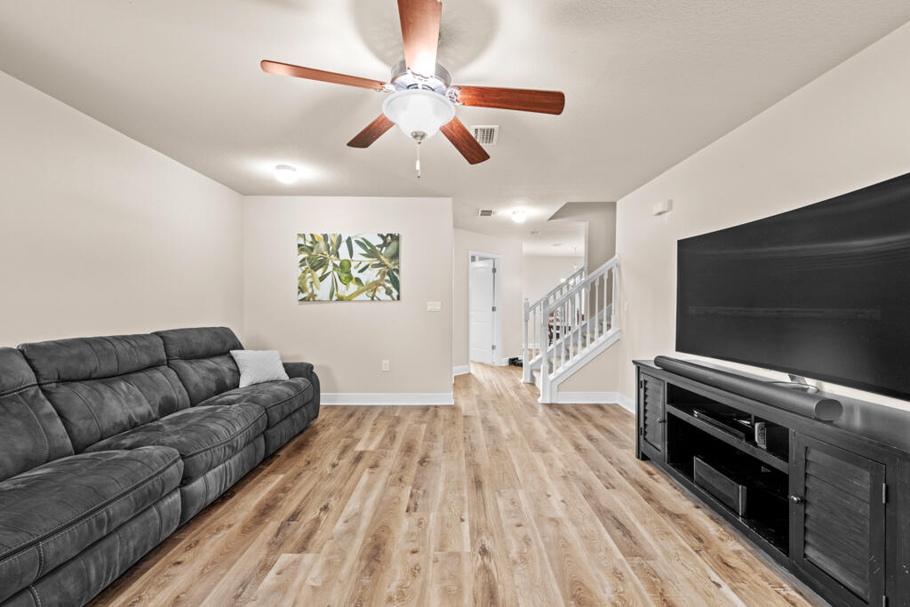 213 Silverton Loop Crestview, FL 32536 - Photo 4 of 35 DSC_3790