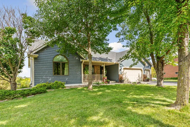 $574,900 | 412 Singing Hills Drive, Lonsdale, MN 55046