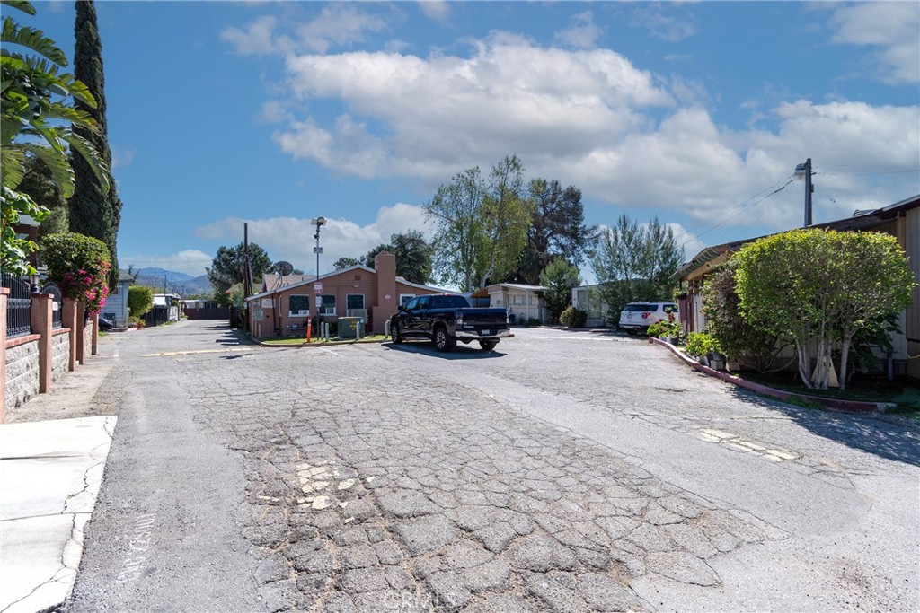 4015 Mountain Drive, Unit 27 San Bernardino, CA 92407 - Photo 14 of 35