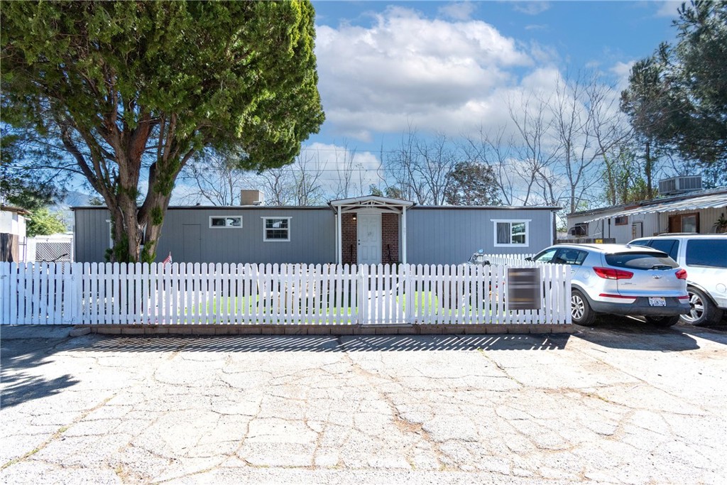 4015 Mountain Drive, Unit 27 San Bernardino, CA 92407 - Photo 2 of 35