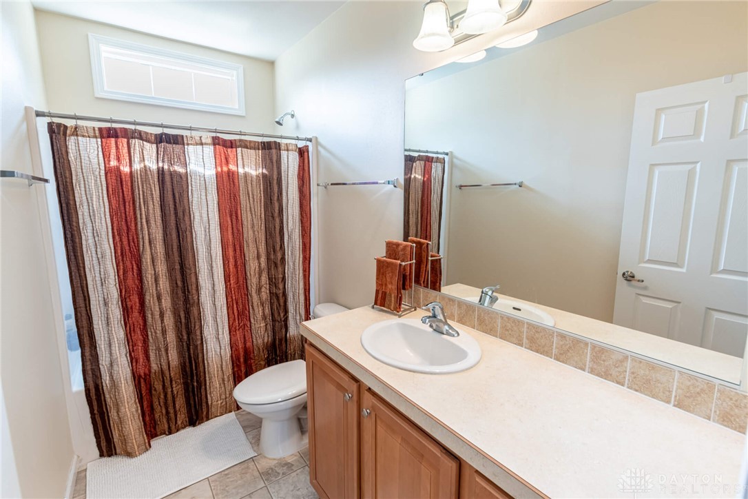 381 Englewood Road Springfield, OH 45503 - Photo 15 of 31 Gallery Image 15