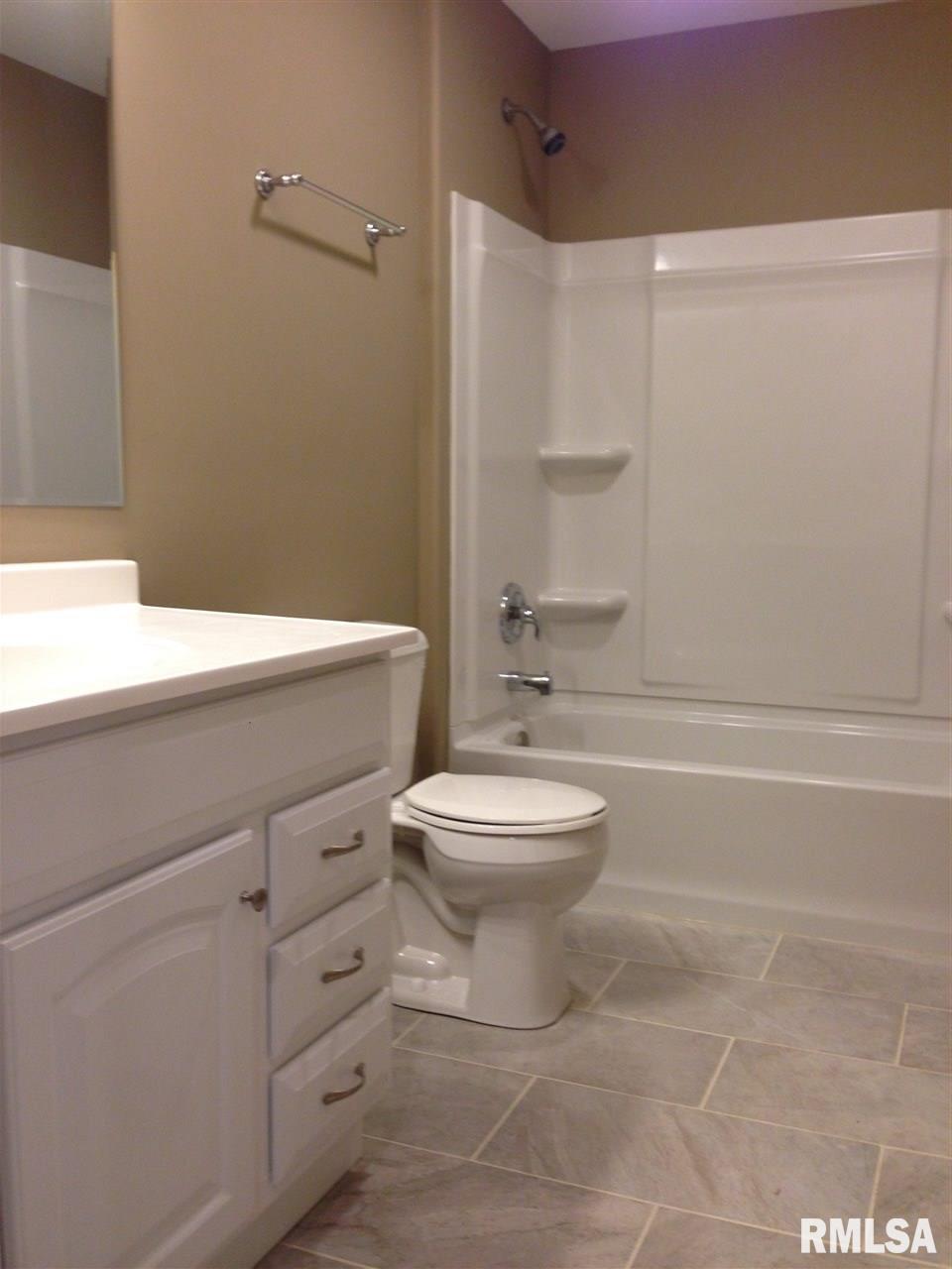 227 Briargate Road Washington, IL 61571 - Photo 4 of 7 Gallery Image 4